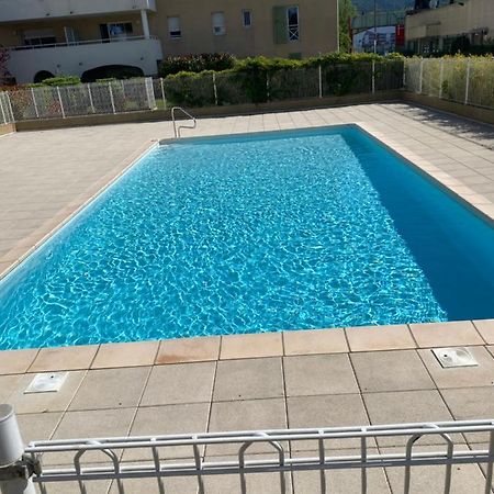 Studio Brignoles Piscine Emplacement Ideal Buitenkant foto